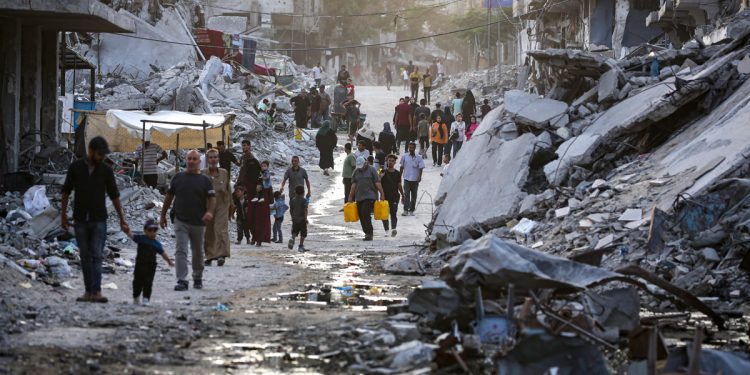 Hamas says ceasefire must include Israeli withdrawal from Gaza