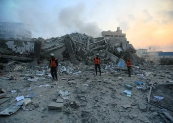 Israeli army cuts off North Gaza from the entire Strip