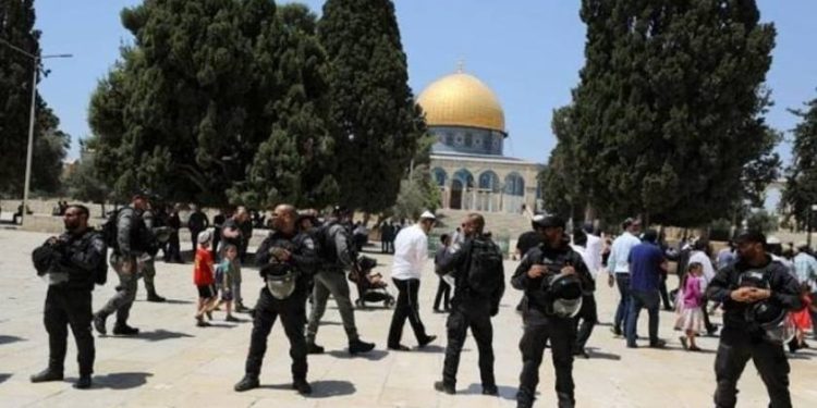 Jerusalem: 23 settlers raids into Aqsa Mosque in October