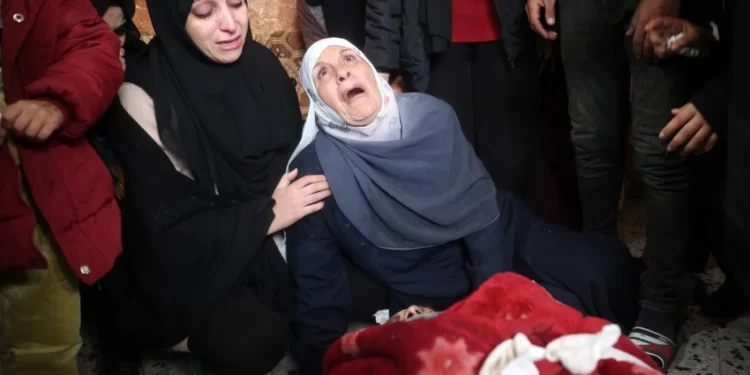 Israeli airstrike in Jabalia kills and injures dozens of people
