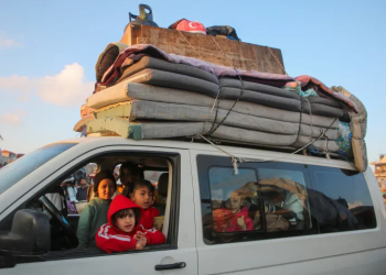 Tens of thousands of Palestinians displaced by Israel’s genocidal war return to northern Gaza