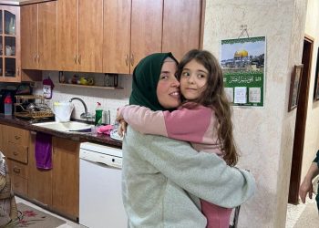 Israeli Officers Threaten Freed Prisoners with Rearrest