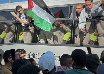 35 Long-Term Palestinian Prisoners Released in Sixth Phase of “Flood of Freedom” Deal
