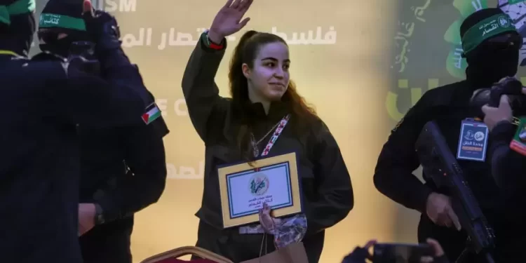 Former Israeli Captive Criticizes her Government over Ransom Hesitation