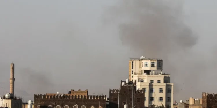 Yemeni Forces Launch Major Assault on US Warships Following Deadly American Strikes