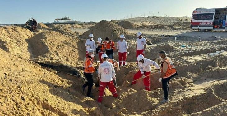 Israeli Assault on Gaza Kills Over 1,400 Medical Personnel