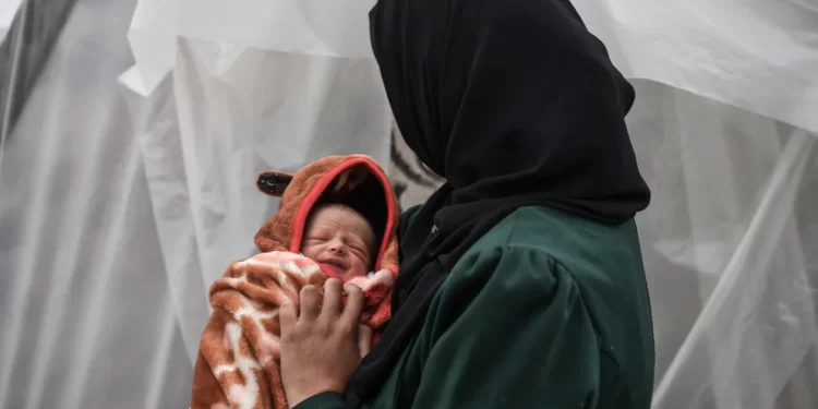 Gaza Blockade Leaves Pregnant Women, Children Starving