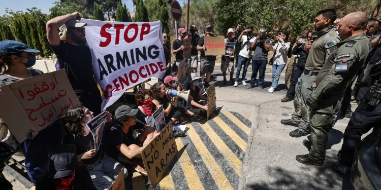 Israeli police permit anti-war protest on condition of no child Gaza photos