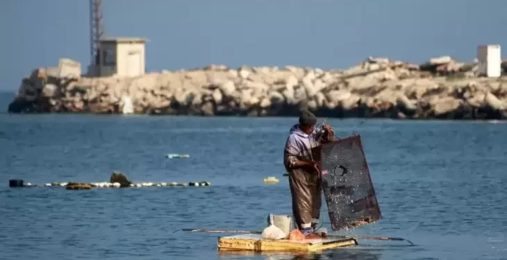 Israeli Forces Target Gaza Fishermen, Causing Multiple Injuries 