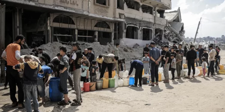 Gaza Warns of Total Water Collapse Amid Israeli Attacks, Fuel Crisis