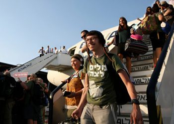 Mike Huckabee: 700,000 American-Israeli Settlers Live in Occupied Palestine