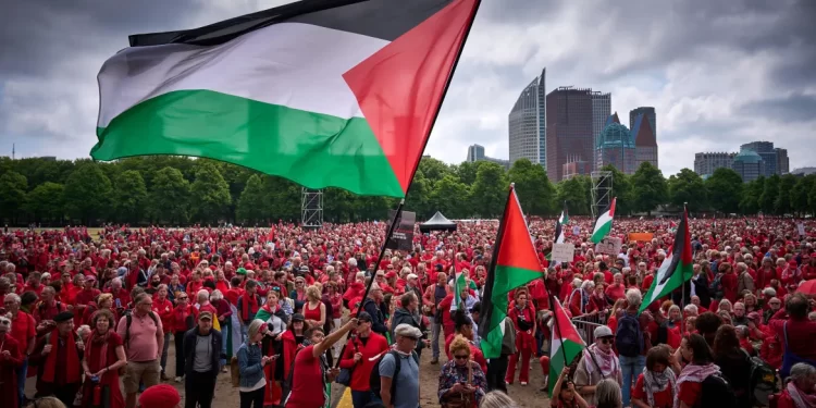 Thousands rally in The Hague over Gaza war, demand tougher Dutch government action