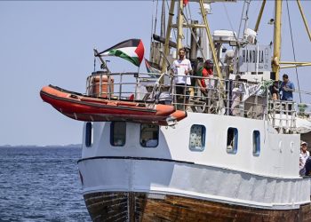 IOF Storms Handala Aid Ship, Abducts 21 Activists on it