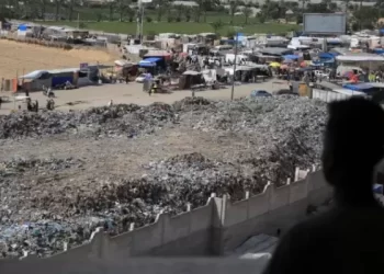 260,000 Tons of Trash Threaten Gaza’s Water, Health