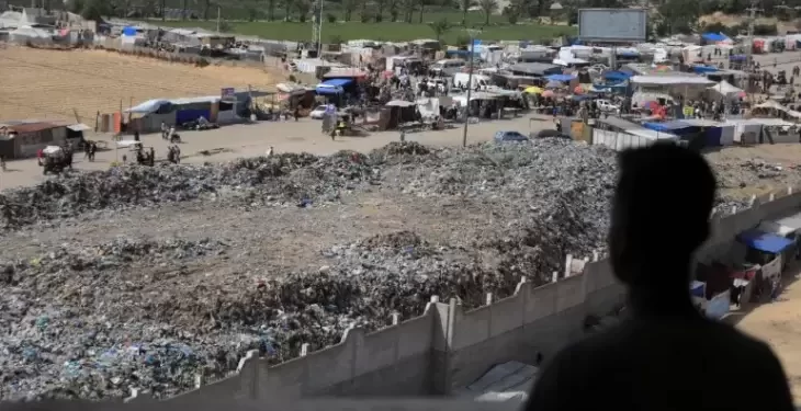 260,000 Tons of Trash Threaten Gaza’s Water, Health