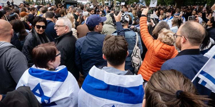 U.S. Judge Controversially Rules Desecrating Israeli Flag Is Racial Hate, Not Free Speech