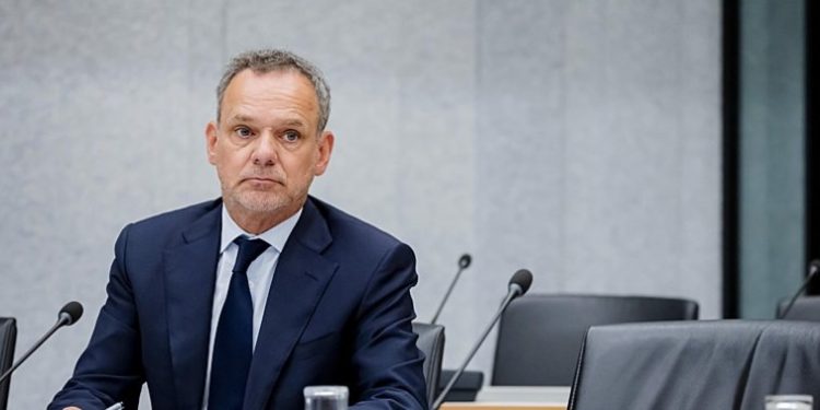 Foreign Minister Steps Down Over Failure to Toughen Dutch Policy on Israel