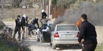 Settlers Set Fire to 3 Vehicles in Ramallah