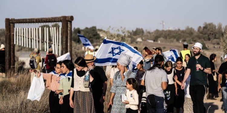 Settlers Enter Gaza, Raise Israeli Flag, and Call for Settlement’s Restoration