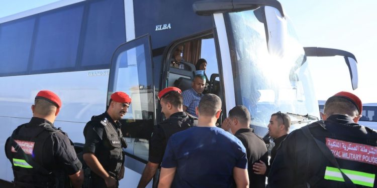 Jordan Returns Gaza Patients After Completing Treatment