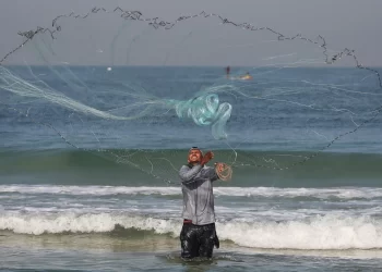 Gaza Fishermen Between Hunger and Israeli Gun