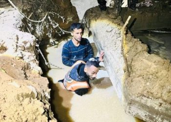 Gazan Child Dies in Sewage Pit of Damaged Northern Area