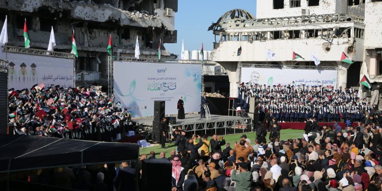 230 Doctors Graduate in Gaza Despite Ongoing Israeli Assaults