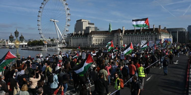 Report Documents 964 Cases of Anti-Palestinian Repression in Britain