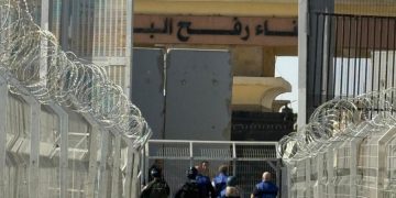 Only Five Patients a Day: Gaza Hospitals Warn Rafah Crossing Fails the Sick