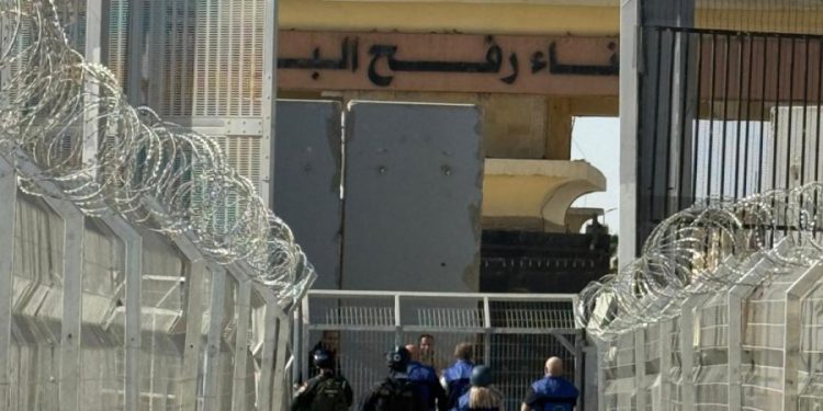 Only Five Patients a Day: Gaza Hospitals Warn Rafah Crossing Fails the Sick