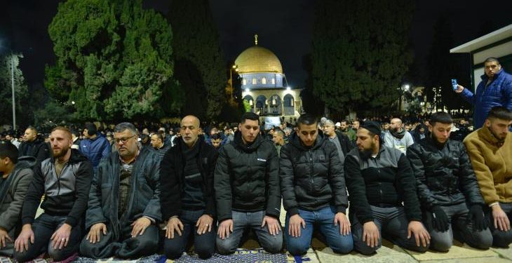 60k Perform Taraweeh Prayers at Al-Aqsa Despite Israeli Restrictions