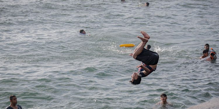 Gaza’s Children Turn to the Sea for Relief From War and Displacement