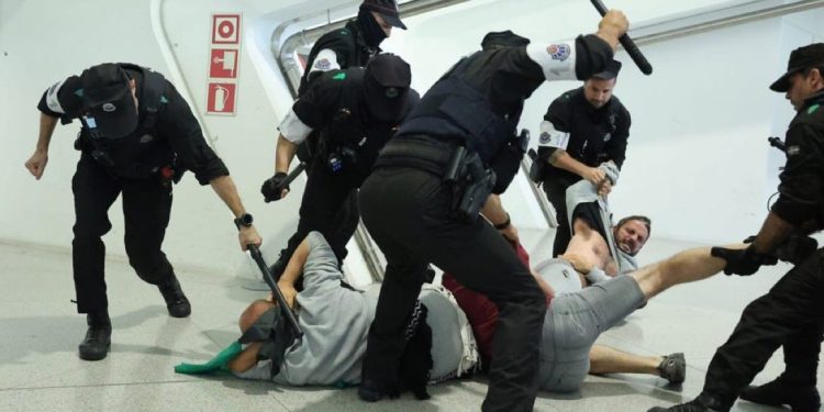 Mass Protest in Spain Denounces Police Actions Against Gaza Flotilla Activists