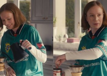 Actress Hannah Einbinder Wears Palestinian Lajee Celtic Club Jersey in Series