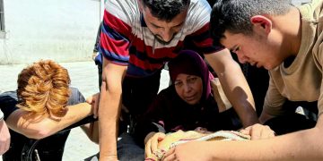 Family of Three Killed in Israeli Strike on Central Gaza Apartment