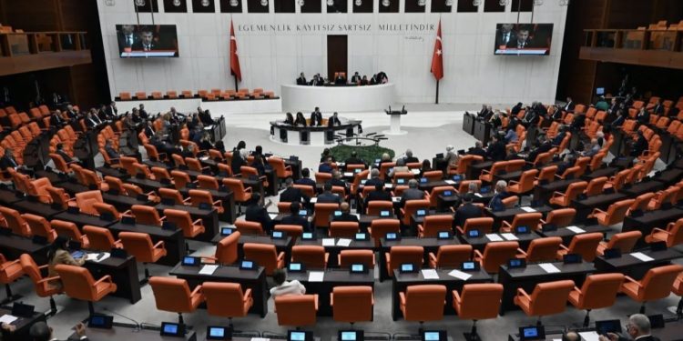 Turkish Parliament Signs Motion Deeming Israeli Interception of Flotilla “Piracy, War Crime”