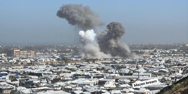 Israeli Shelling, Demolitions Continue Across Eastern Gaza