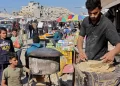 Gazans Complaint About Bank Account Closures Amid Shortages in Cash 