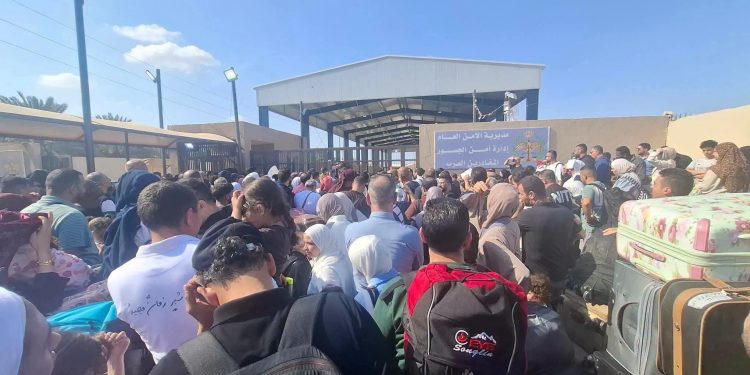 Over 34,000 Travelers Cross Al-Karameh Border Within a Week