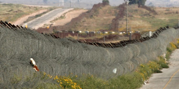 IsraeI Increasingly Uses Cranes to Fire At Civilians Across Gaza Strip